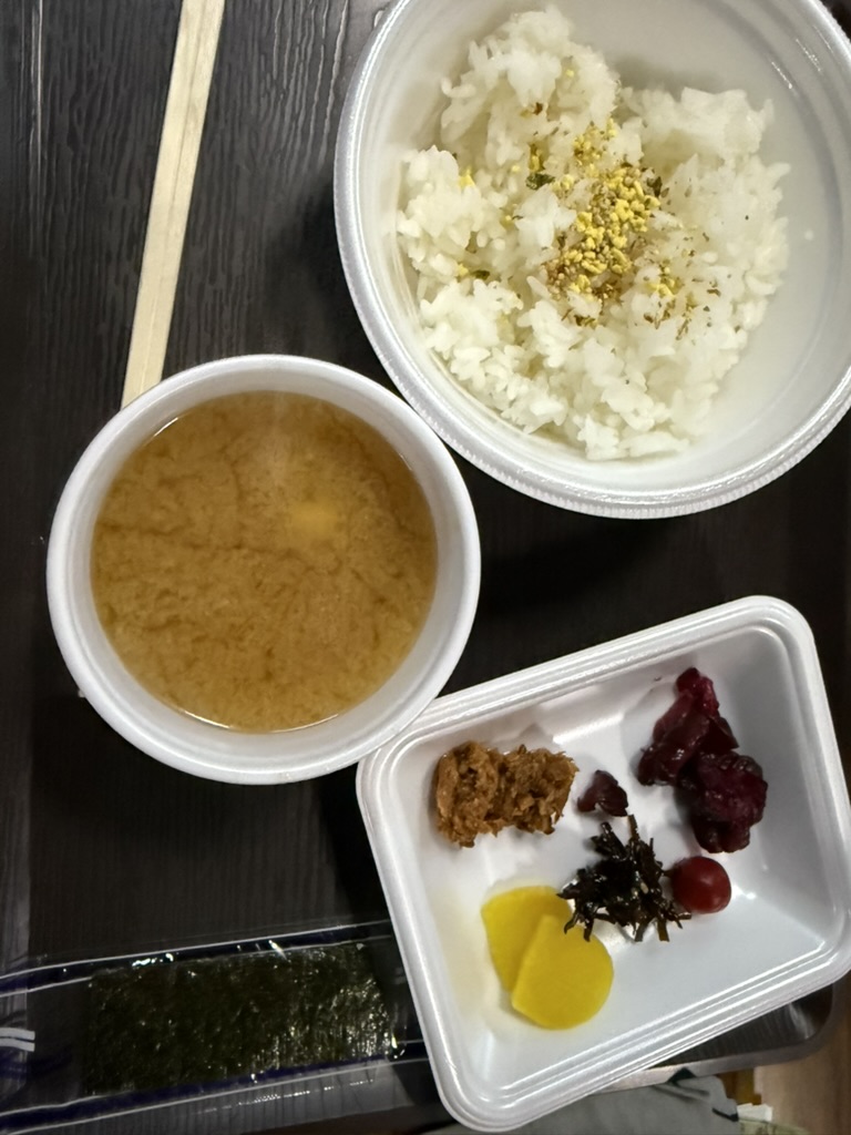 やっぱ暖かいご飯は美味しい