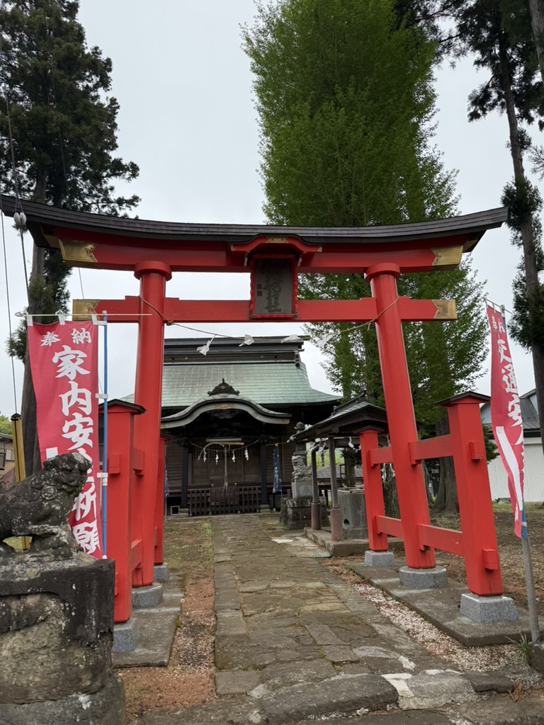 バス停前の諏訪神社